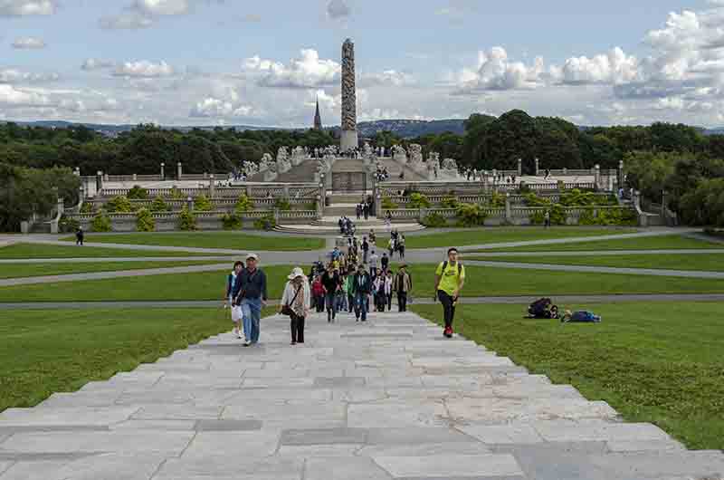 69 - Noruega - Oslo - parque Vigeland - El Monolito